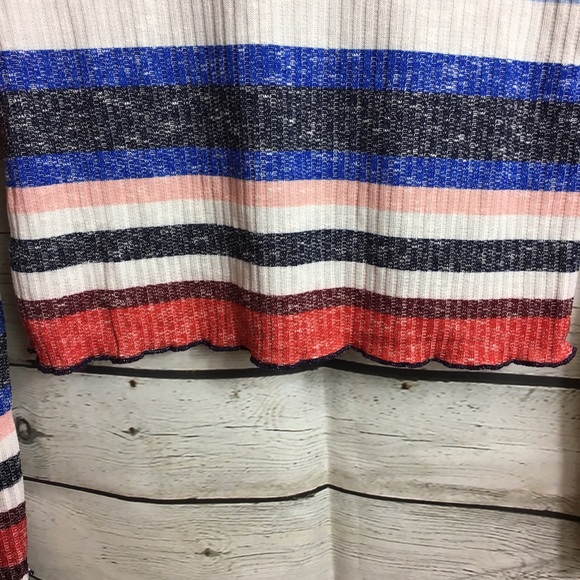 Cropped Thin  Ribbed Striped Scallop Hem Light Sweater - Picture 5 of 6